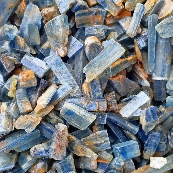 Kyanite  Chips Stone